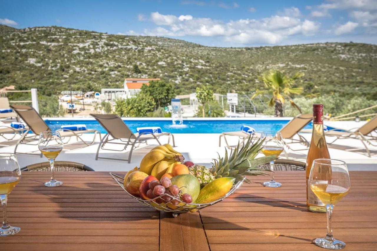 Villa Hileja Marina Buitenkant foto